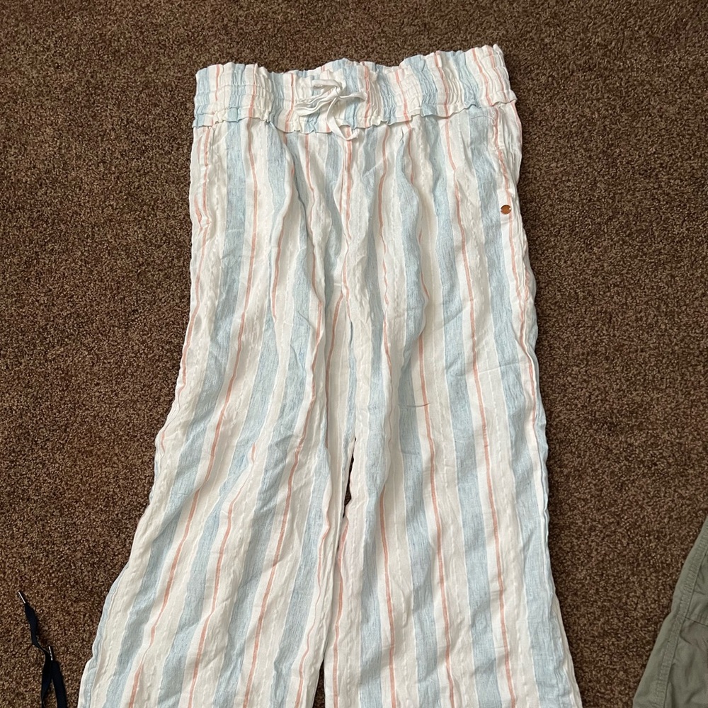 Cute Roxy wide leg pants